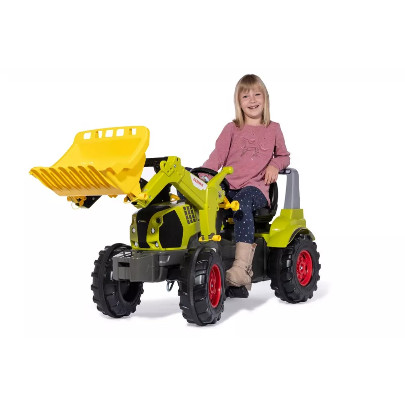 CLAAS Arion 660 con pala