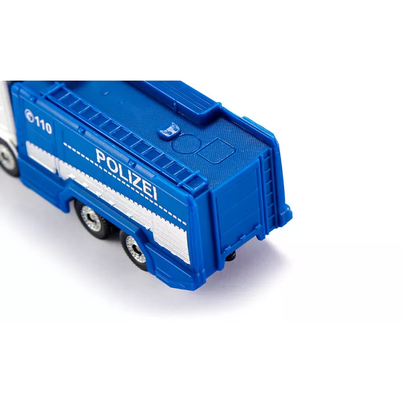 Camión agua de la policía