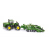 Tractor John Deere con cutivador amazone