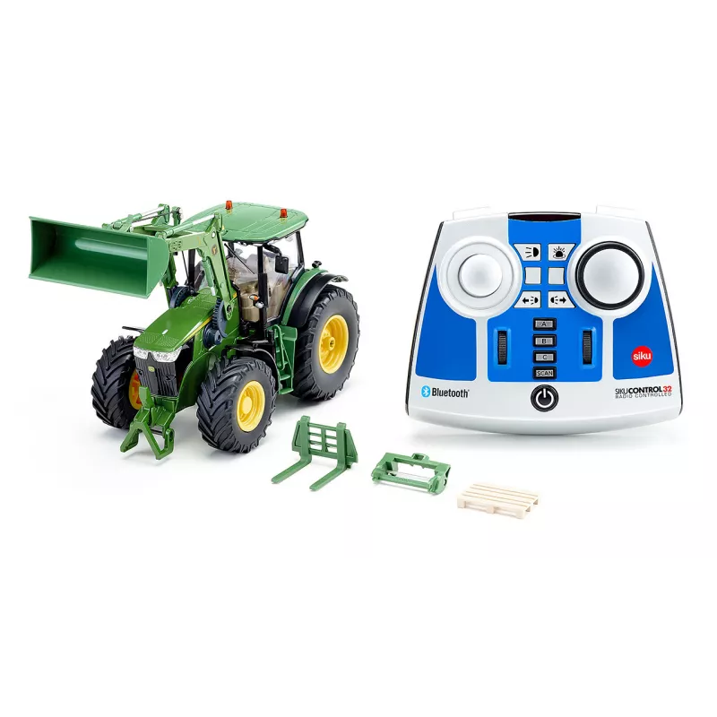John Deere 7310R con cargador frontal y control remoto