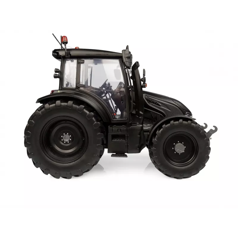 Valtra G135 "Unlimited" Matt Black
