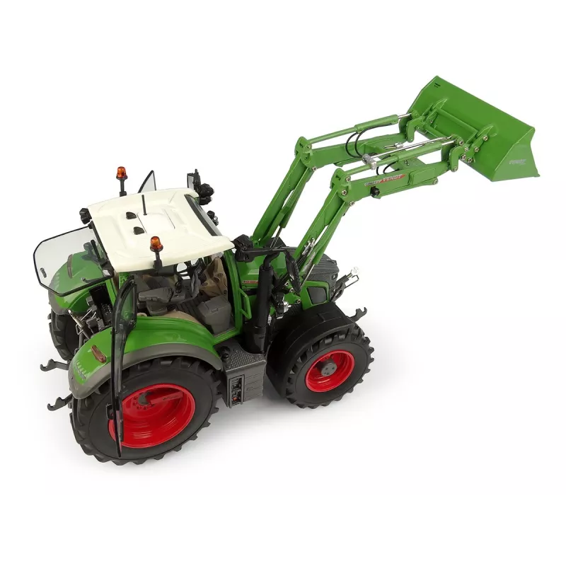 Fendt 618 Vario con pala