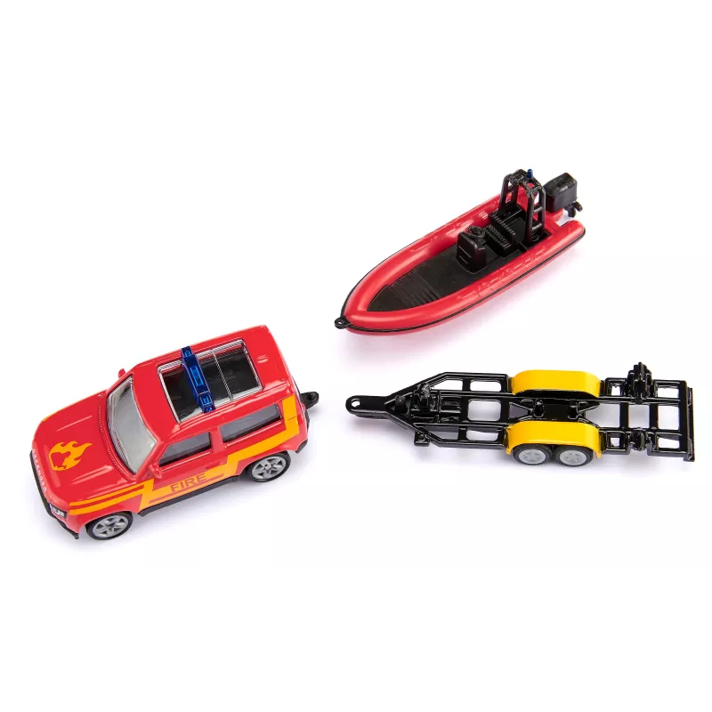 Land Rover Defender con barco