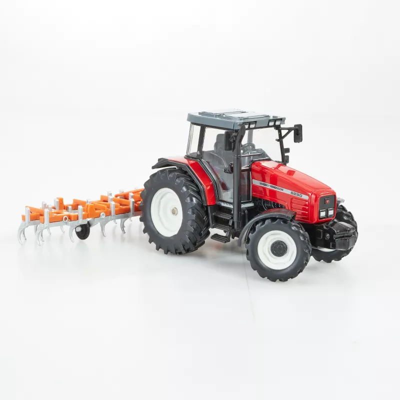 Massey Ferguson con cultivator