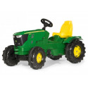 Tractor John Deere 621R a pedales