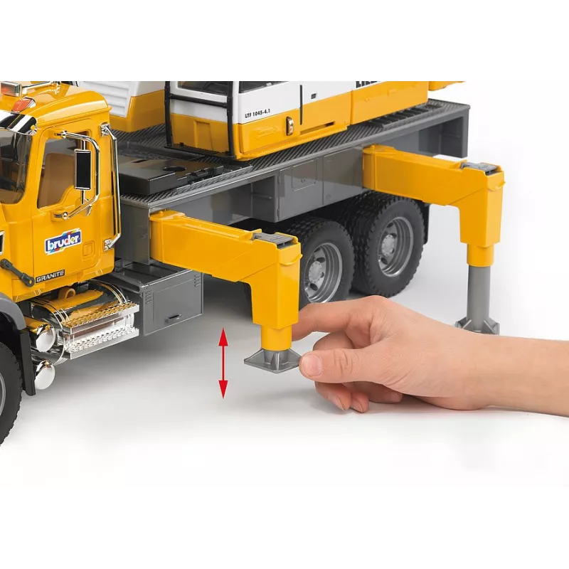 Camion Mack con grua Liebherr - Escala 1:16