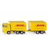 Camión con remolque DHL