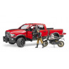 RAM 2500 Power Wagon con moto Ducati Desert Sled y piloto