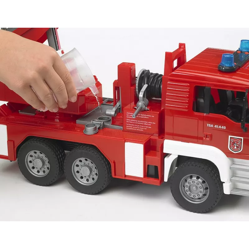 Camion Bomberos MAN con escalera y luz sonido - escala 1:16