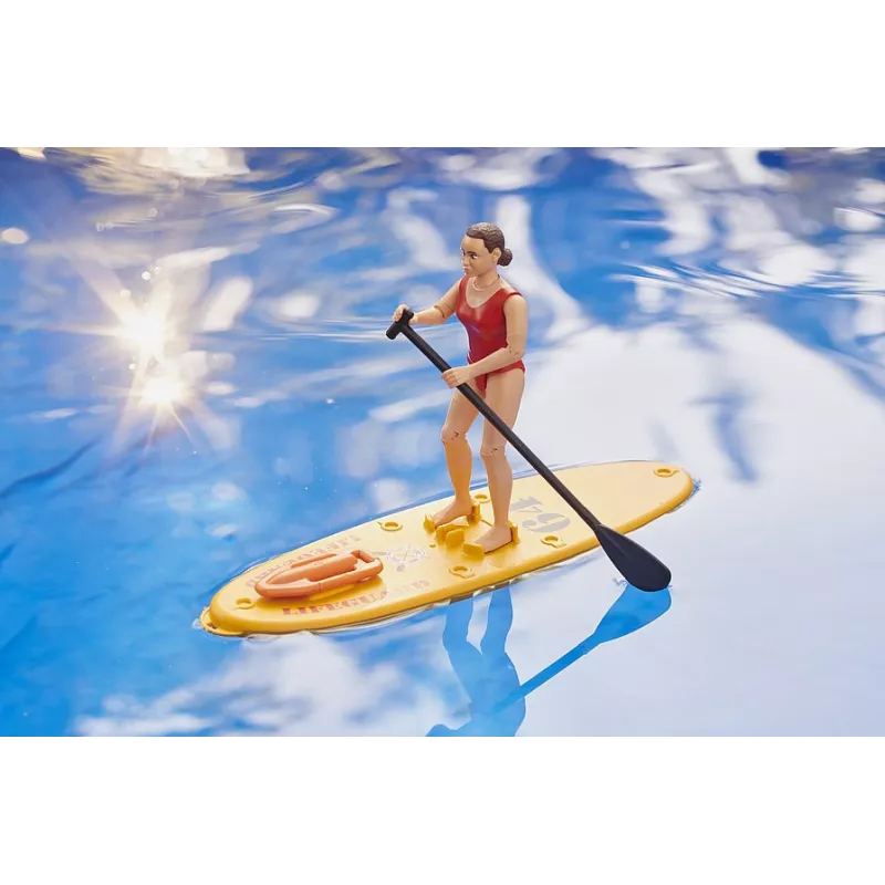 Socorrista con tabla de paddle surf