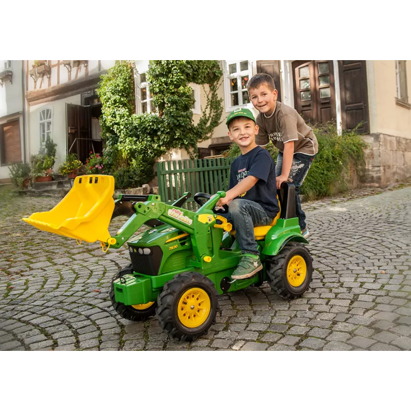 Tractor John Deere con pala ruedas neumaticas y marchas a pedales